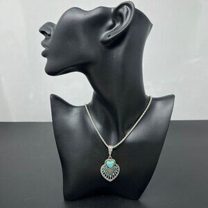Gorgeous turquoise style necklace